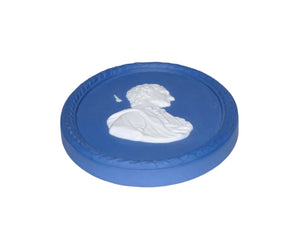 Wedgwood Jasperware Medallion featuring Sir Isaac Newton 1642-1727